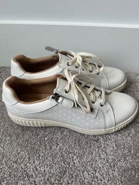 Clarks Collection Perforated Leather Sneaker - Caroline Ayla White Size 9.5
